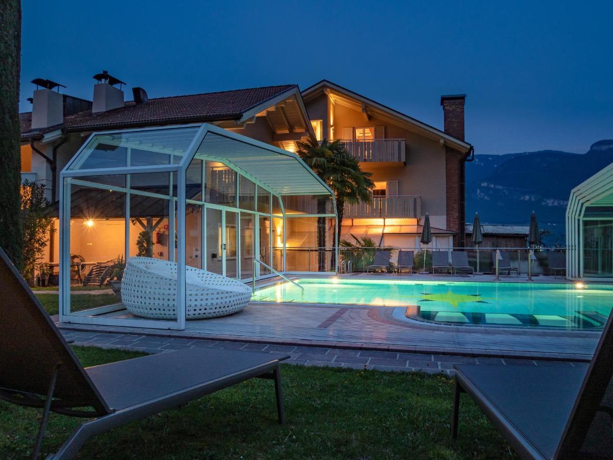 Tirolerin Garni Hotel Termeno Exterior photo